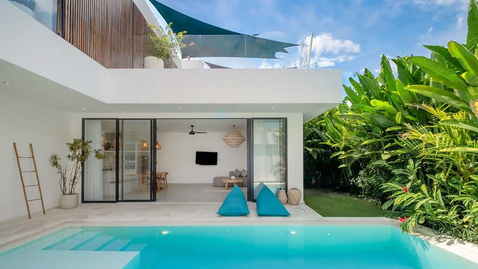5 Star Villa Loona Palm Villa 2 - Contemporary Tropical Escape, Canggu, Indonesia