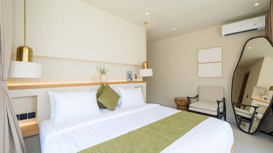 5 Star Loona Palm Seseh 1 - Contemporary Coastal Retreat