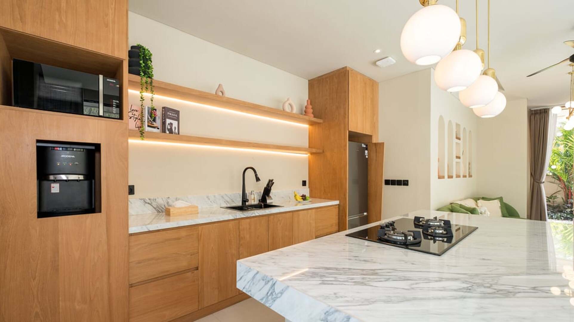 5 Star Loona Palm Seseh 1 - Contemporary Coastal Retreat