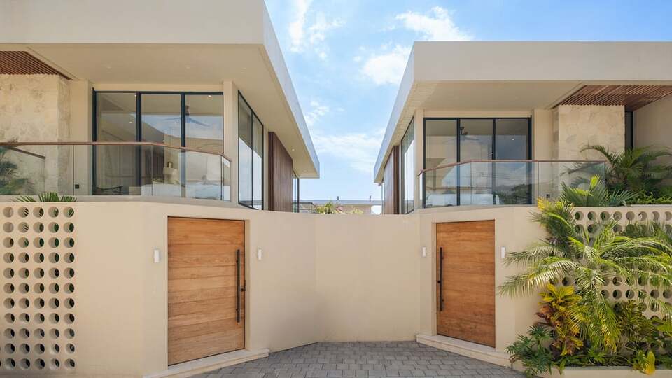 5 Star Loona Palm Seseh 2 - Modern Coastal Escape