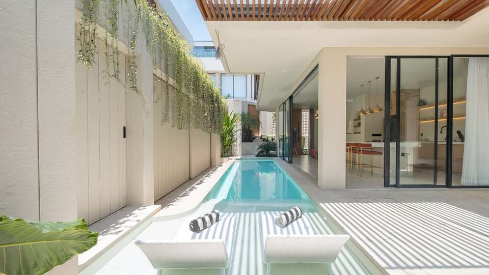 5 Star Loona Palm Seseh 2 - Modern Coastal Escape