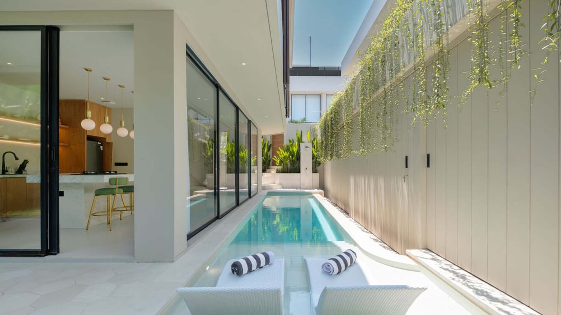 5 Star Loona Palm Seseh Estate - Modern Coastal Serenity