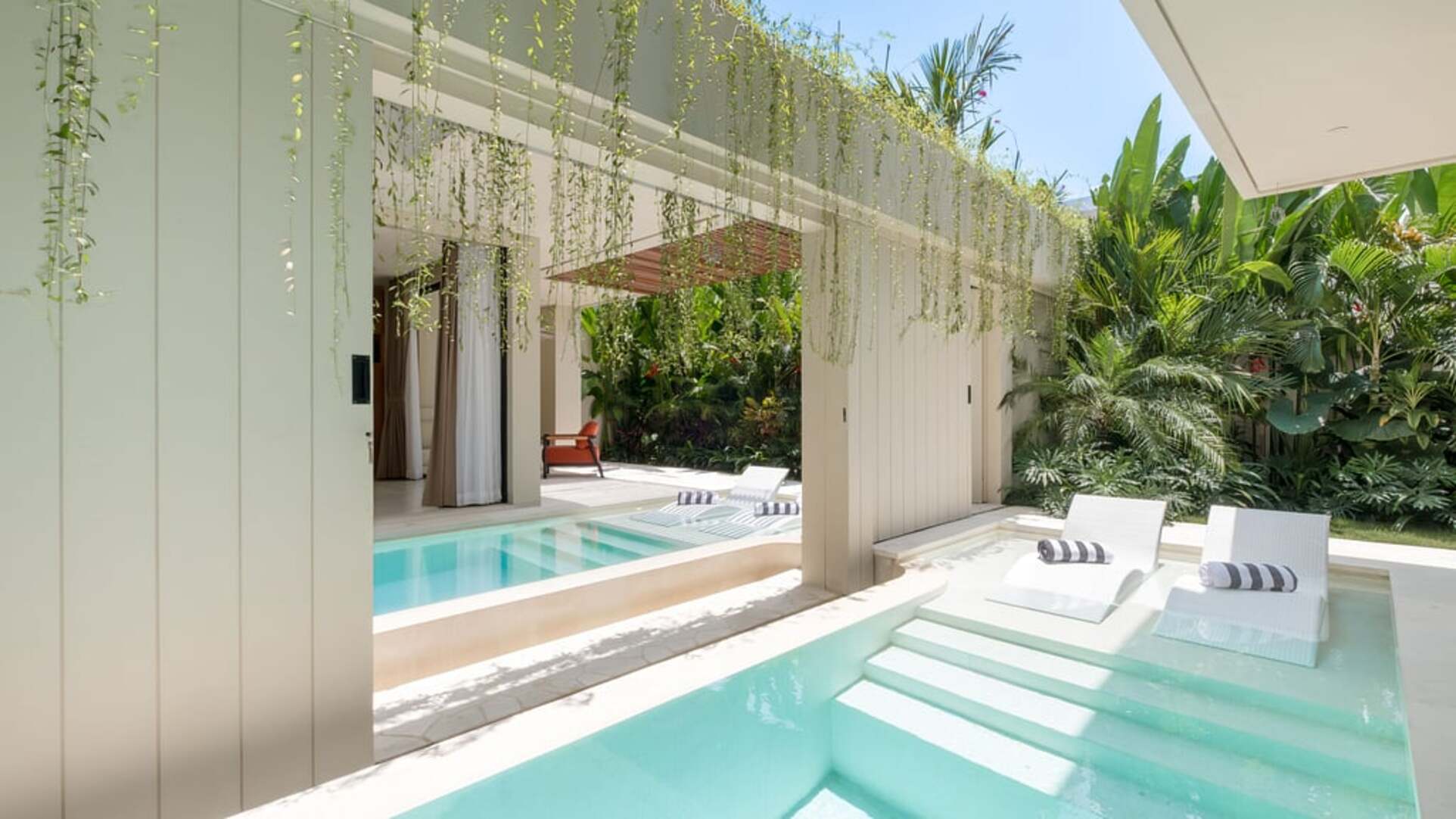 5 Star Loona Palm Seseh Estate - Modern Coastal Serenity