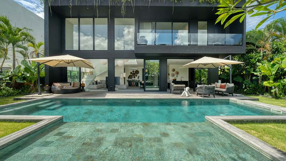 5 Star Villa Amara - Contemporary Tropical Luxury