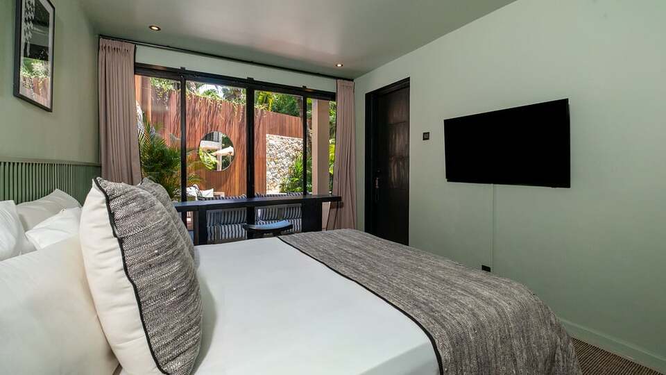 5 Star Villa Dreamora - Contemporary Kerobokan Escape