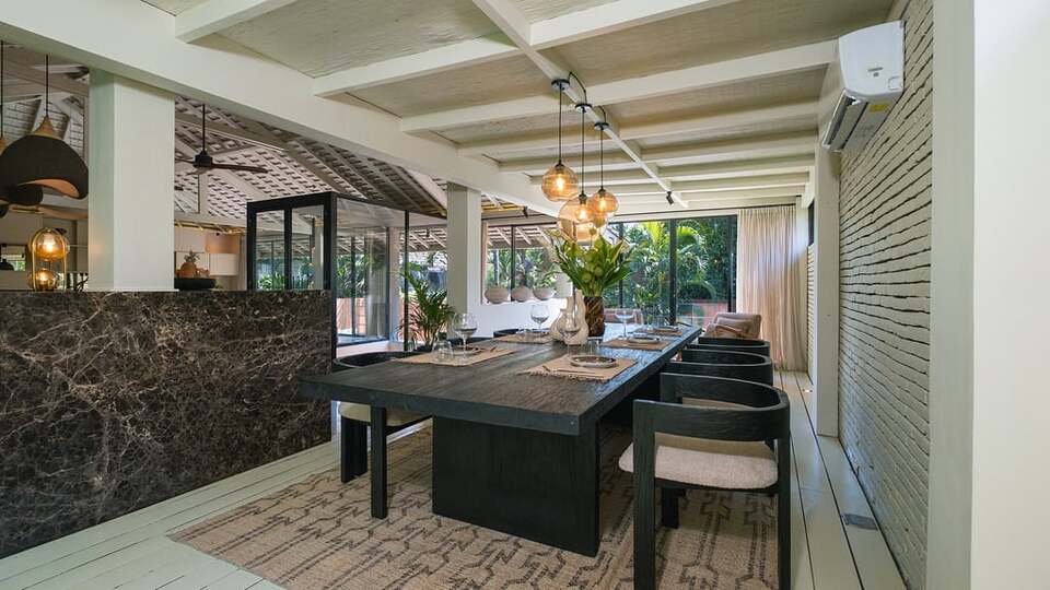 5 Star Villa Dreamora - Contemporary Kerobokan Escape
