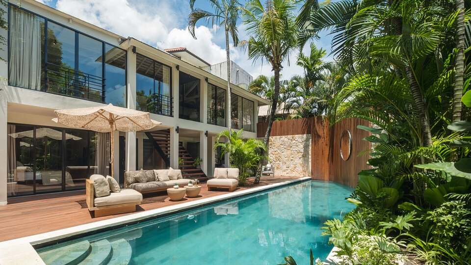 5 Star Villa Dreamora - Contemporary Kerobokan Escape