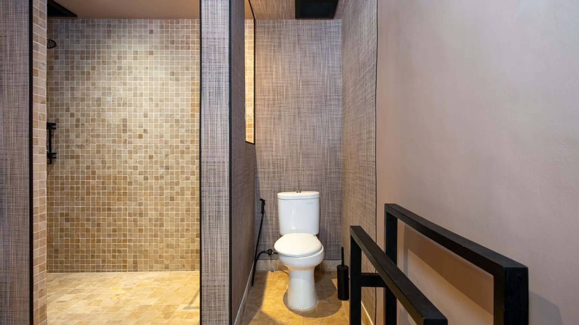 5 Star Villa Dreamora - Contemporary Kerobokan Escape