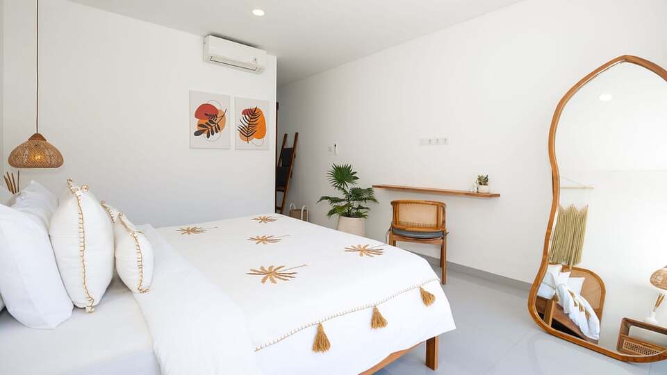 5 Star Villa Cansavina - Modern Seminyak Serenity