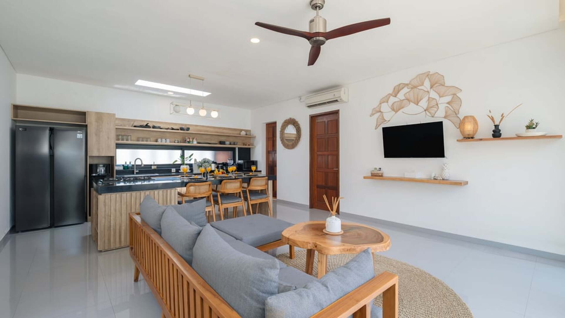 5 Star Villa Cansavina - Modern Seminyak Serenity