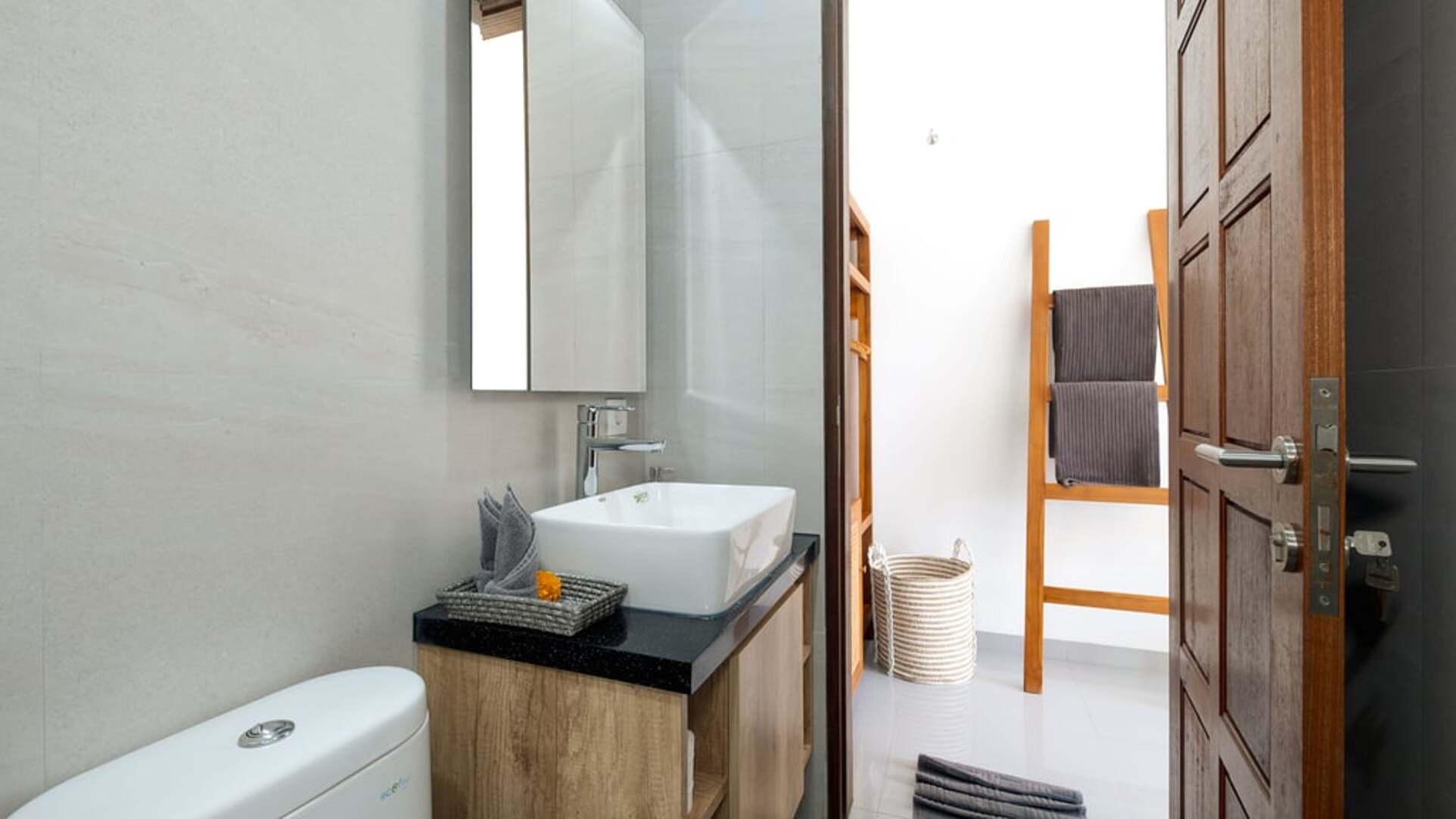 5 Star Villa Cansavina - Modern Seminyak Serenity