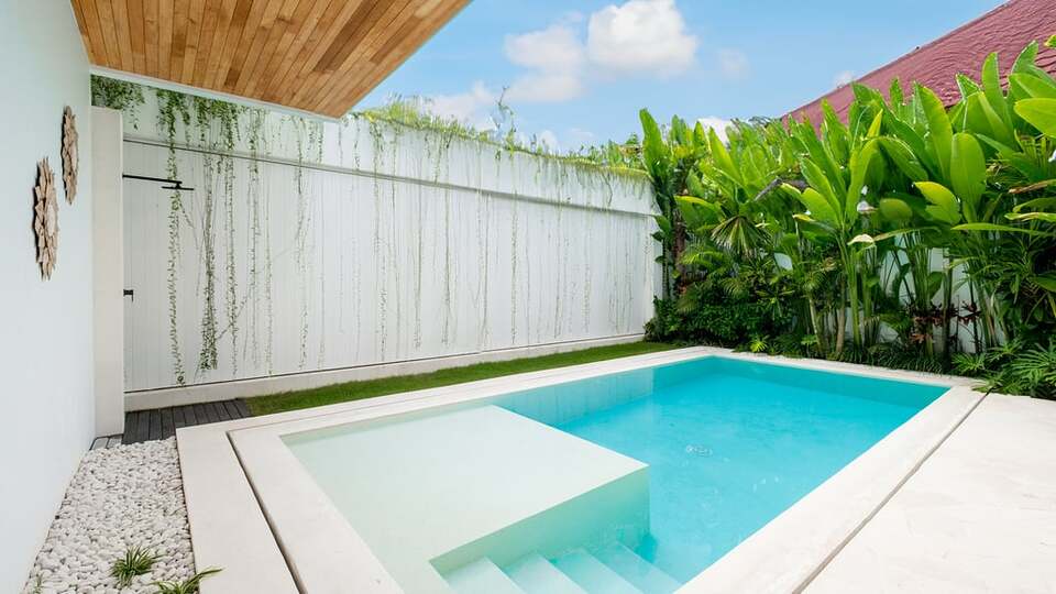 5 Star Loona Palm Canggu Estate - Contemporary Tropical Escape