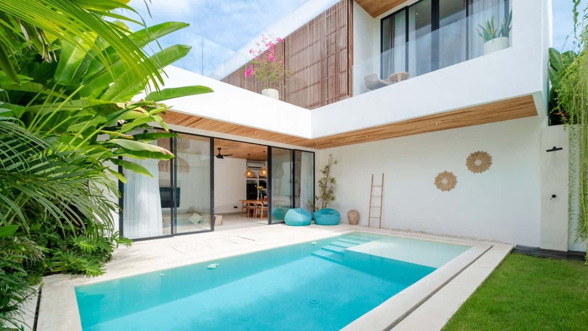 5 Star Loona Palm Canggu Estate - Contemporary Tropical Escape
