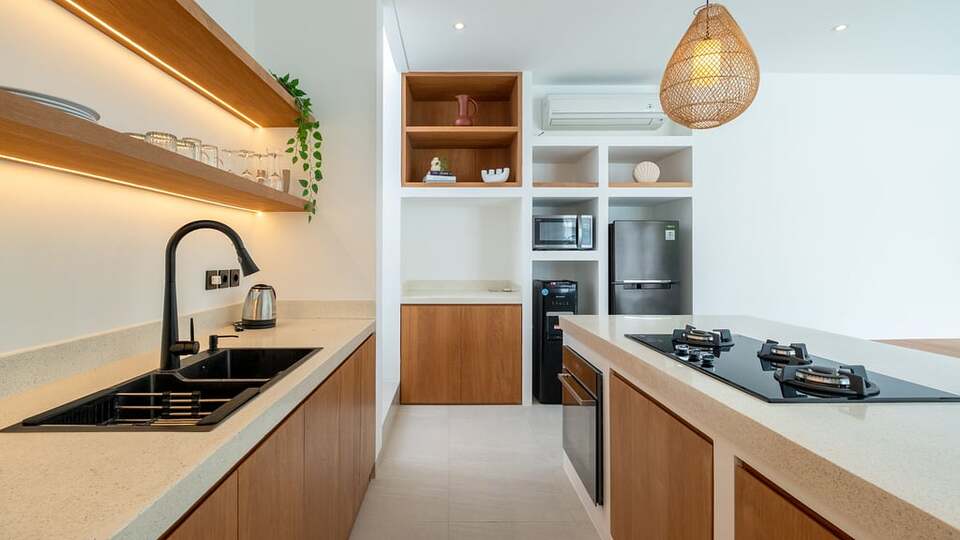 5 Star Loona Palm Canggu Estate - Contemporary Tropical Escape