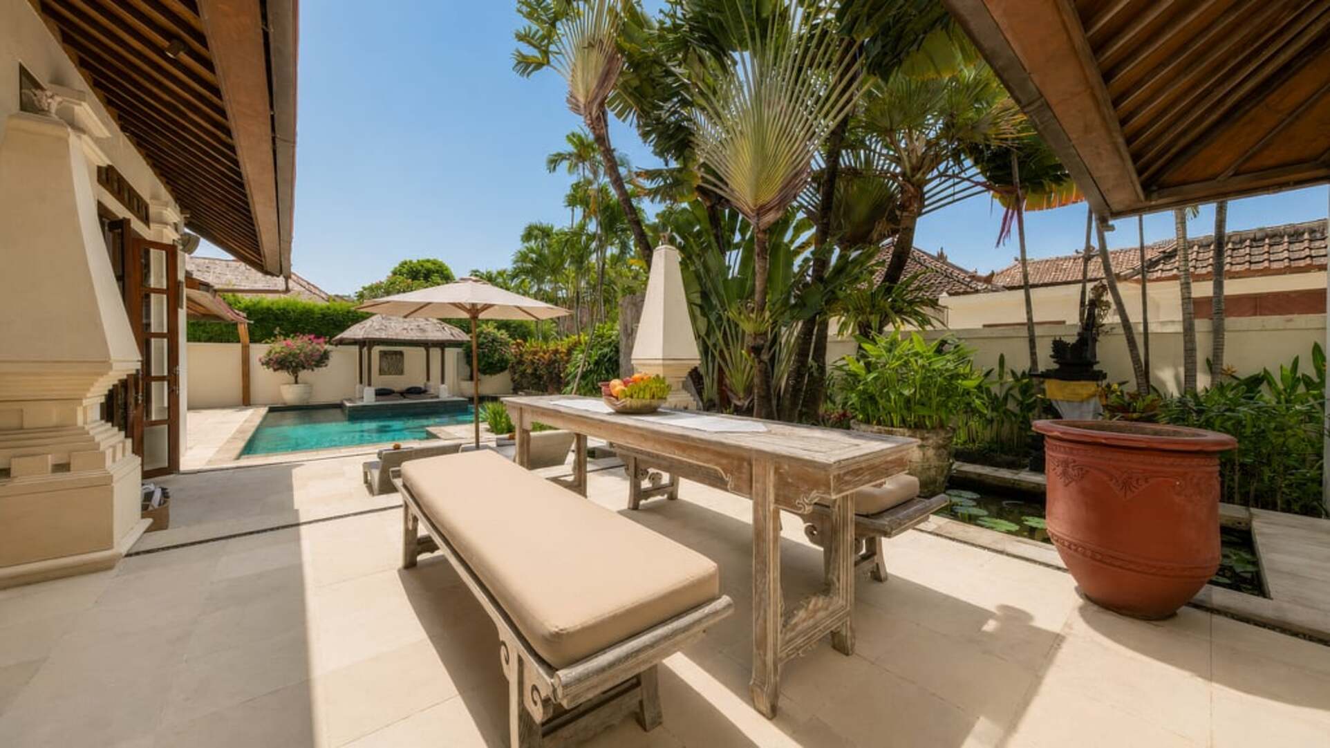 5 Star Villa V Seminyak - Balinese Tropical Charm