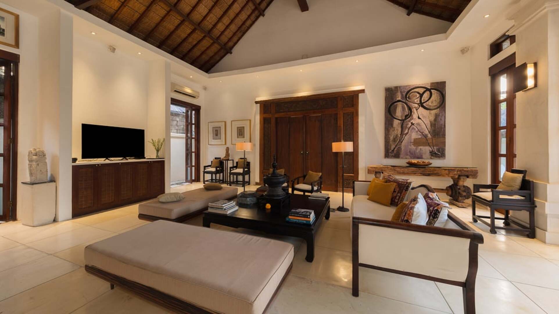 5 Star Villa V Seminyak - Balinese Tropical Charm