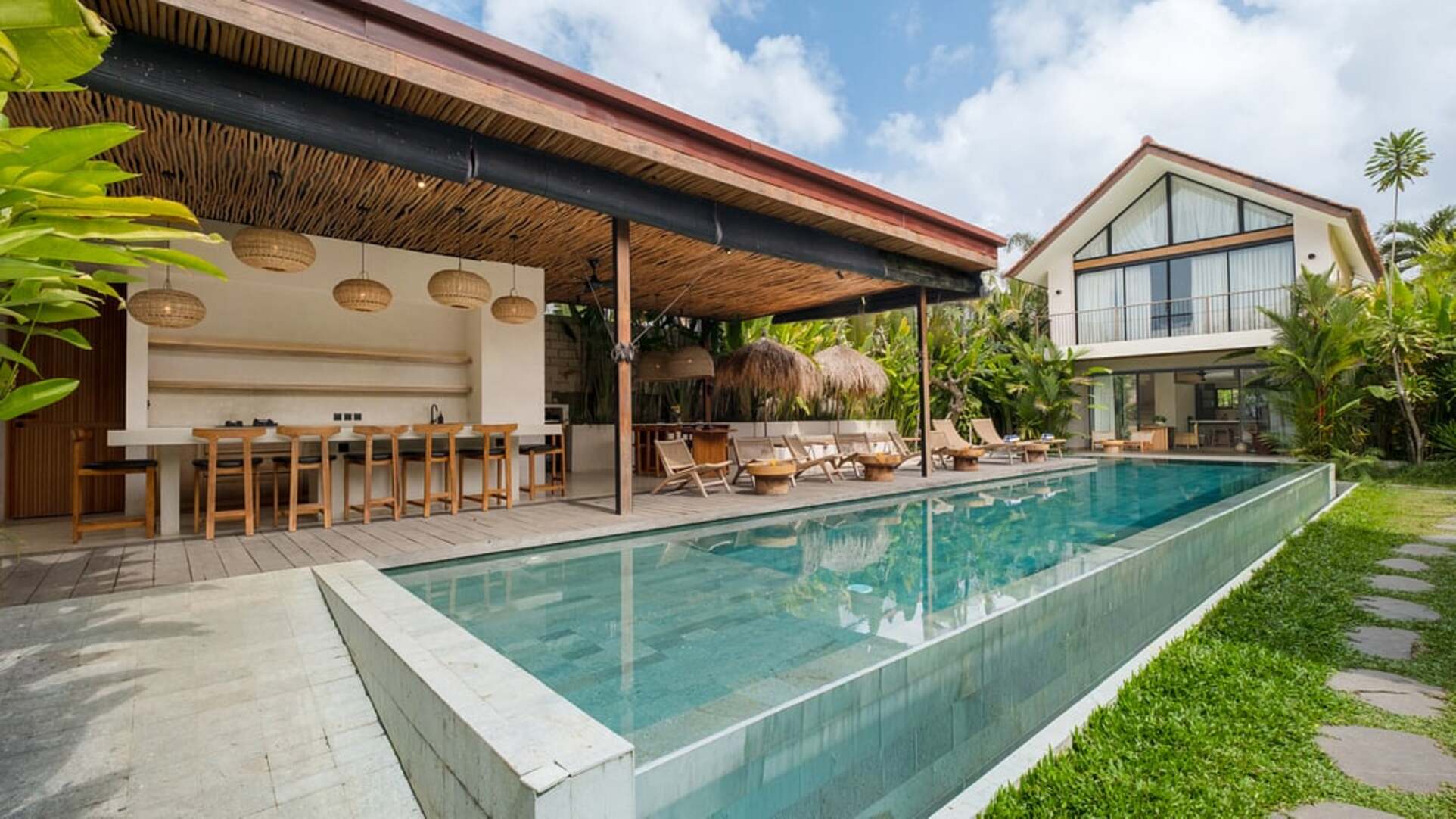 5 Star Lexington Palace Villa – Private Tropical Estate