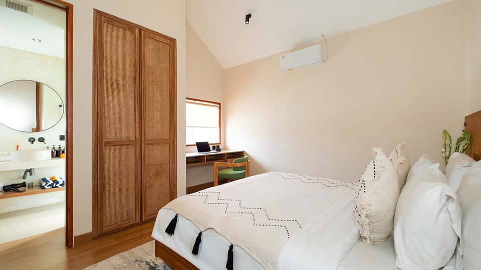 5 Star Lexington Palace Villa – Private Tropical Estate