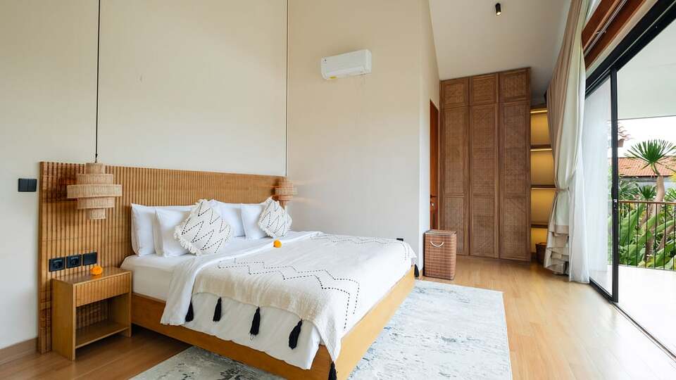 5 Star Lexington Palace Villa – Private Tropical Estate