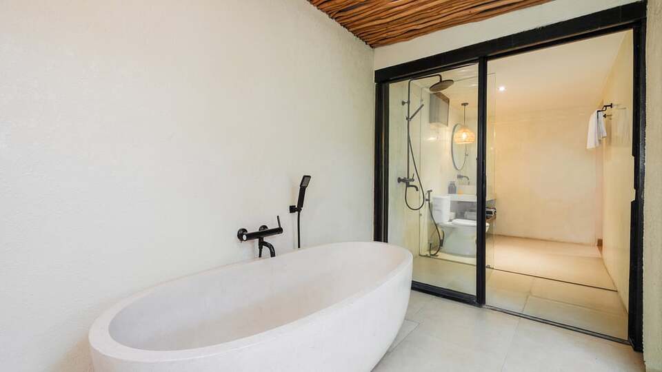 5 Star Lexington Palace Villa – Private Tropical Estate
