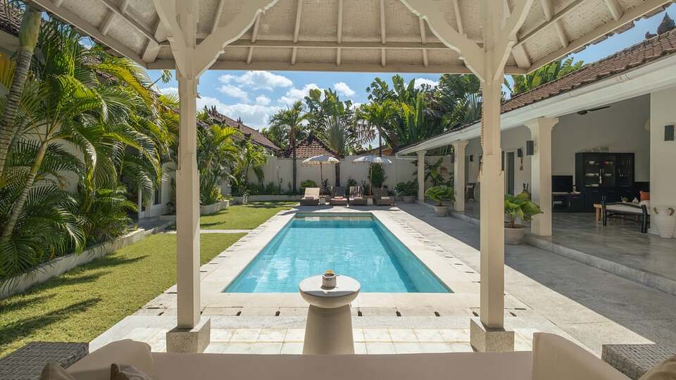 5 Star Villa Mas 3 Seminyak – Chic Tropical Escape