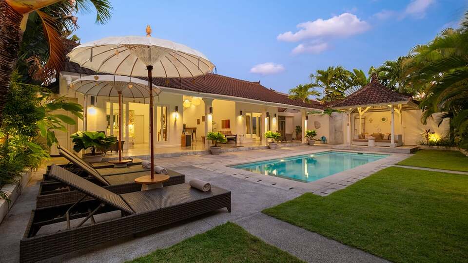 5 Star Villa Mas 3 Seminyak – Chic Tropical Escape