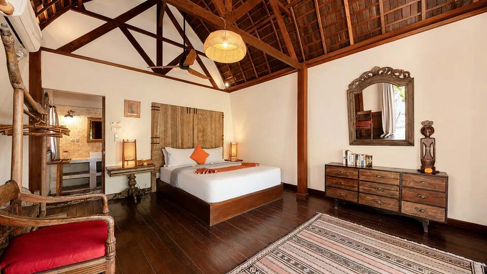 5 Star Villa Hangat – Tropical Balinese Sanctuary