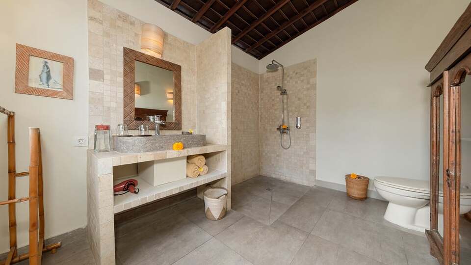 5 Star Villa Hangat – Tropical Balinese Sanctuary