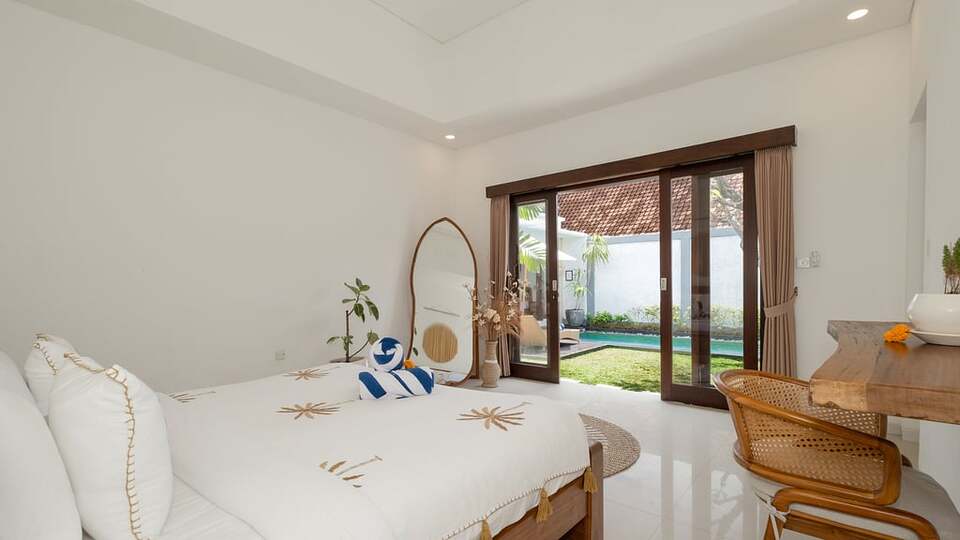 5 Star Villa Victoria 2 – Tropical Seminyak Retreat