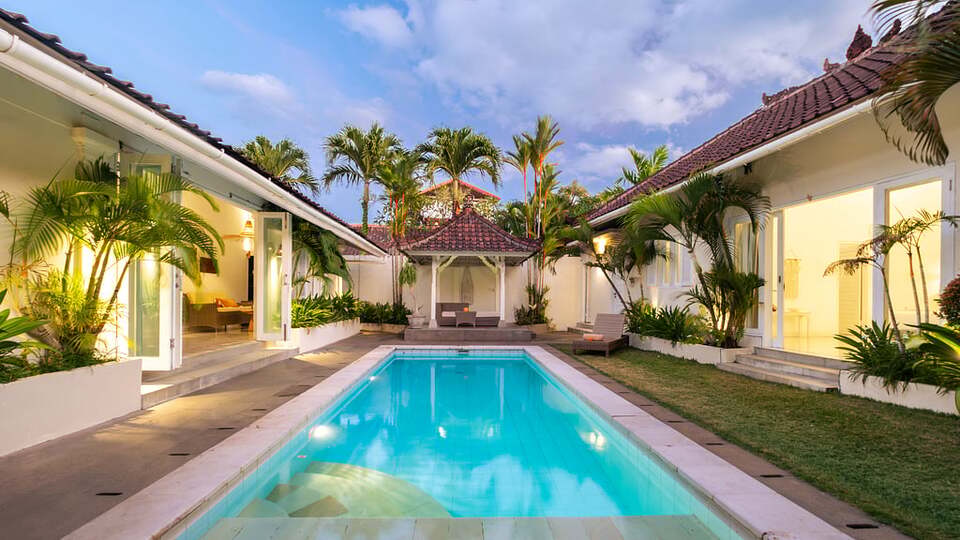 5 Star Villa Mas 4 Seminyak – Elegant Island Retreat