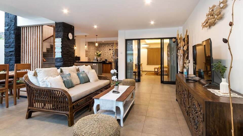 5 Star Villa Ambalika - Seminyak Serenity