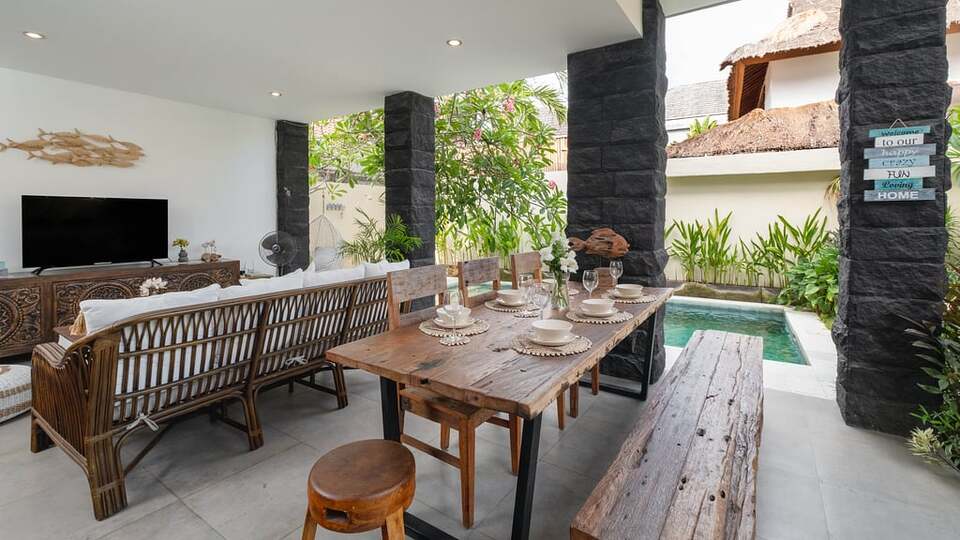 5 Star Villa Ambalika - Seminyak Serenity
