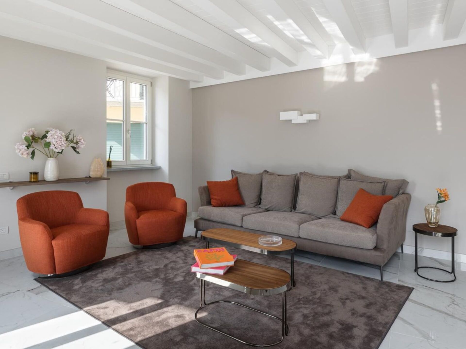 5 Star Vita B – Luxurious Lakefront Escape