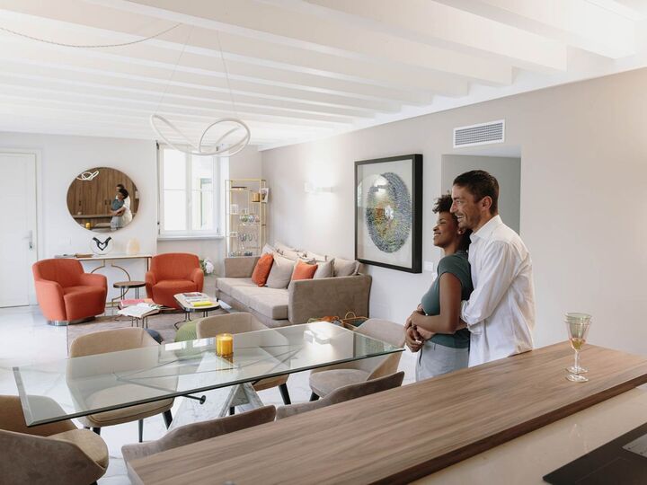 5 Star Vita B – Luxurious Lakefront Escape