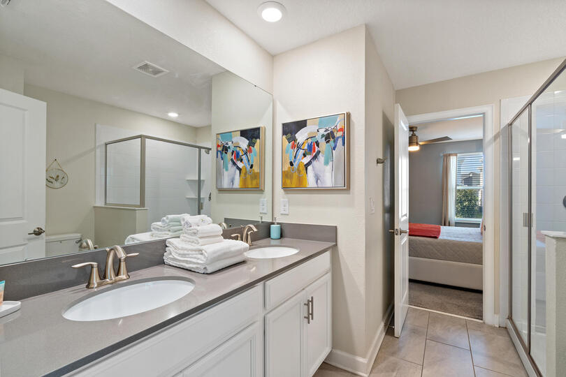 Jack N Jill  Bathroom 3 Upstairs