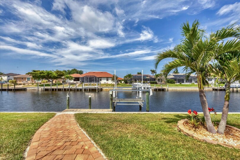 Private Dock (Boat lift not available)