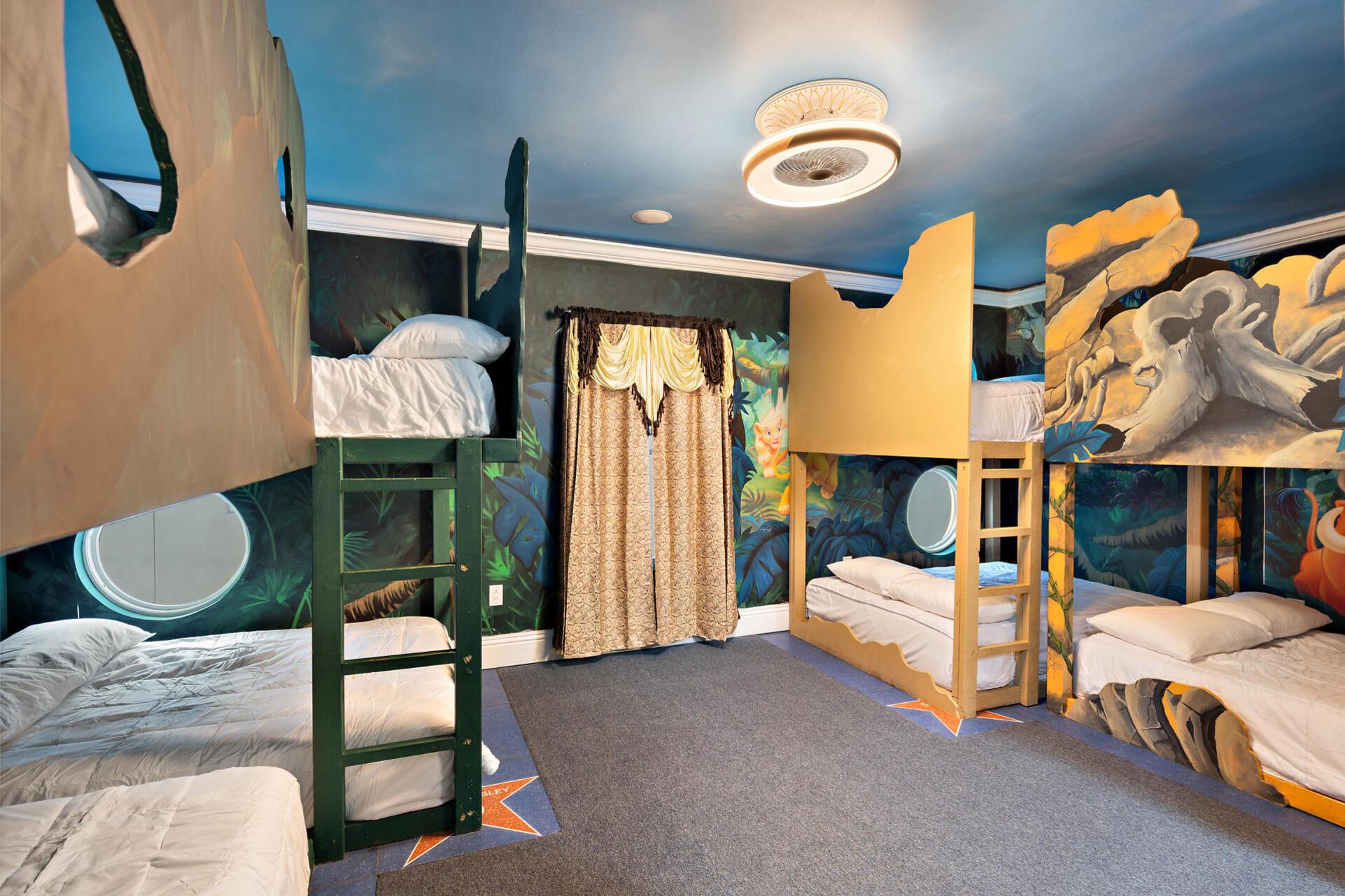 Lion King 4 Queen/Queen Bunk Beds Bedroom 12 Upstairs