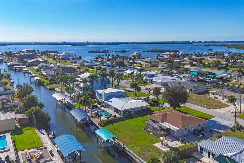 Quaint 2 bedroom, 2 bathroom waterfront home with private hot tub on Lemon Bay in Englewood, FL