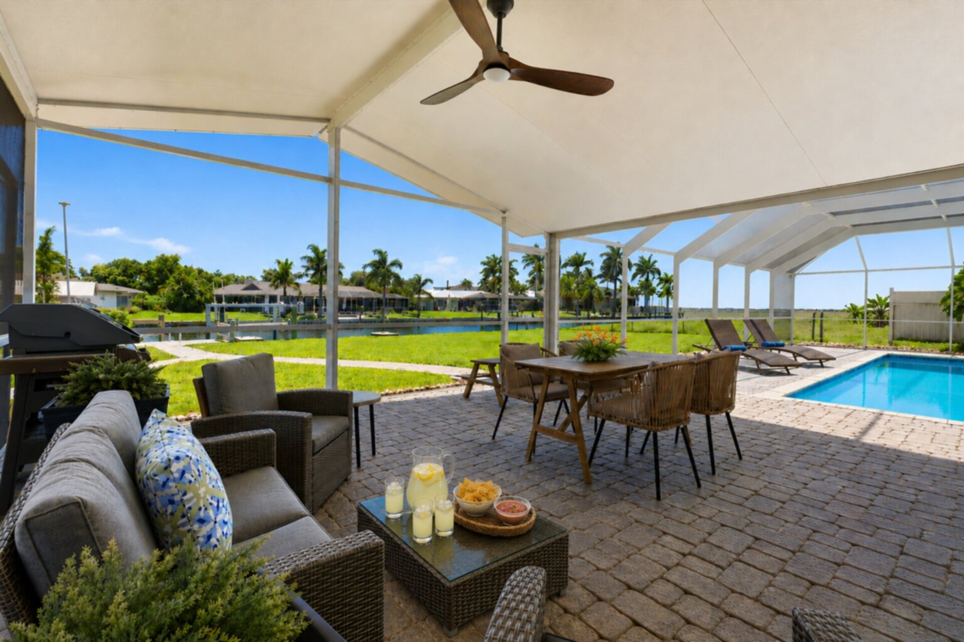 Huge outdoor living space with fantactic view of Peace River