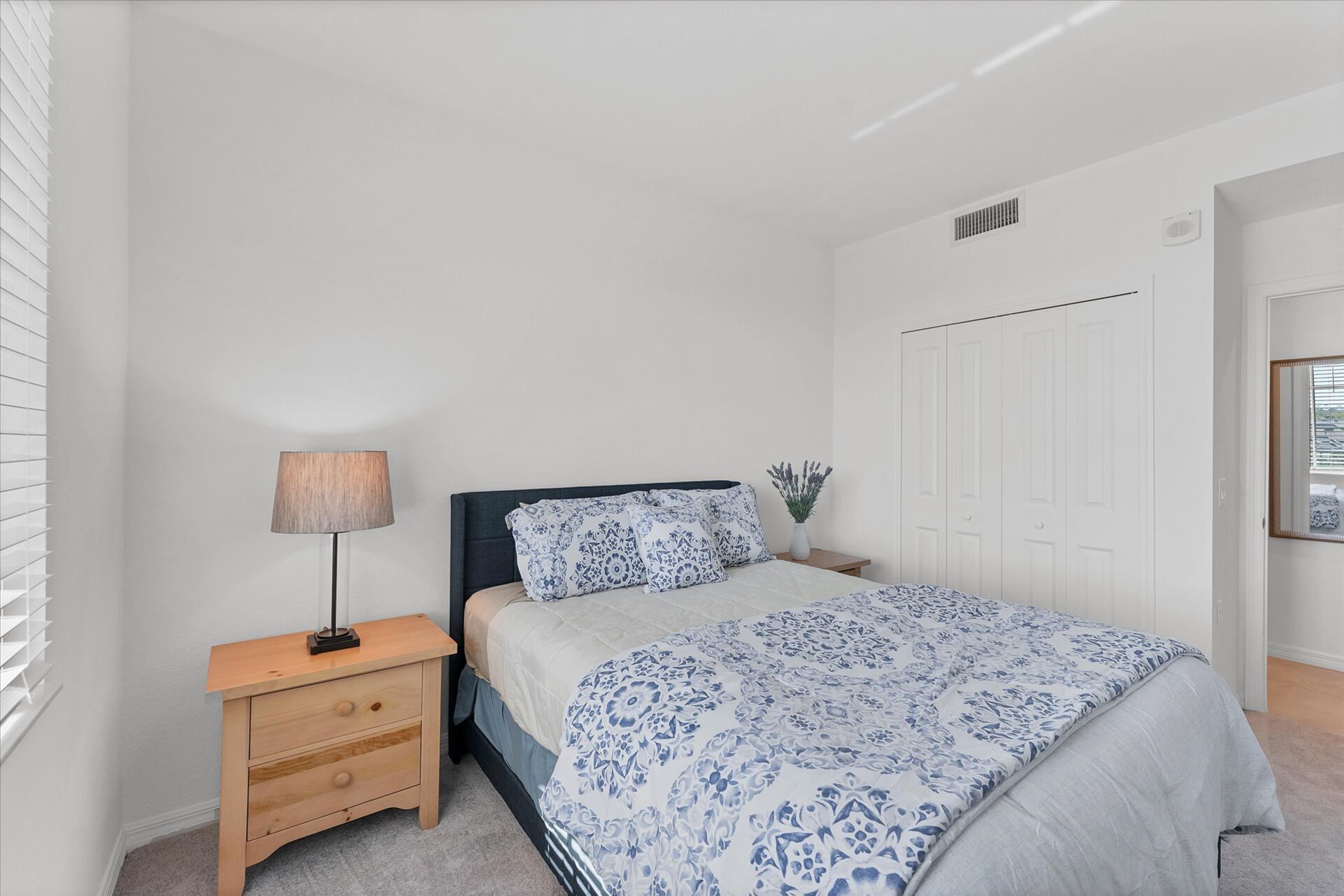 Guest bedroom with queen bed