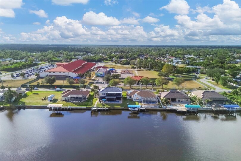 Beautiful Port Charlotte, FL (Boat lift not available)