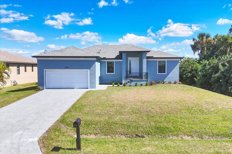 Brand new 4bedroom, 2 bathroom private pool waterfront home in Punta Gorda, FL
