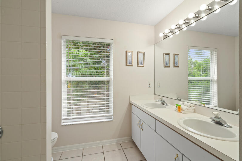 Hall Bathroom Upstairs 2 Tub/Shower Combo
