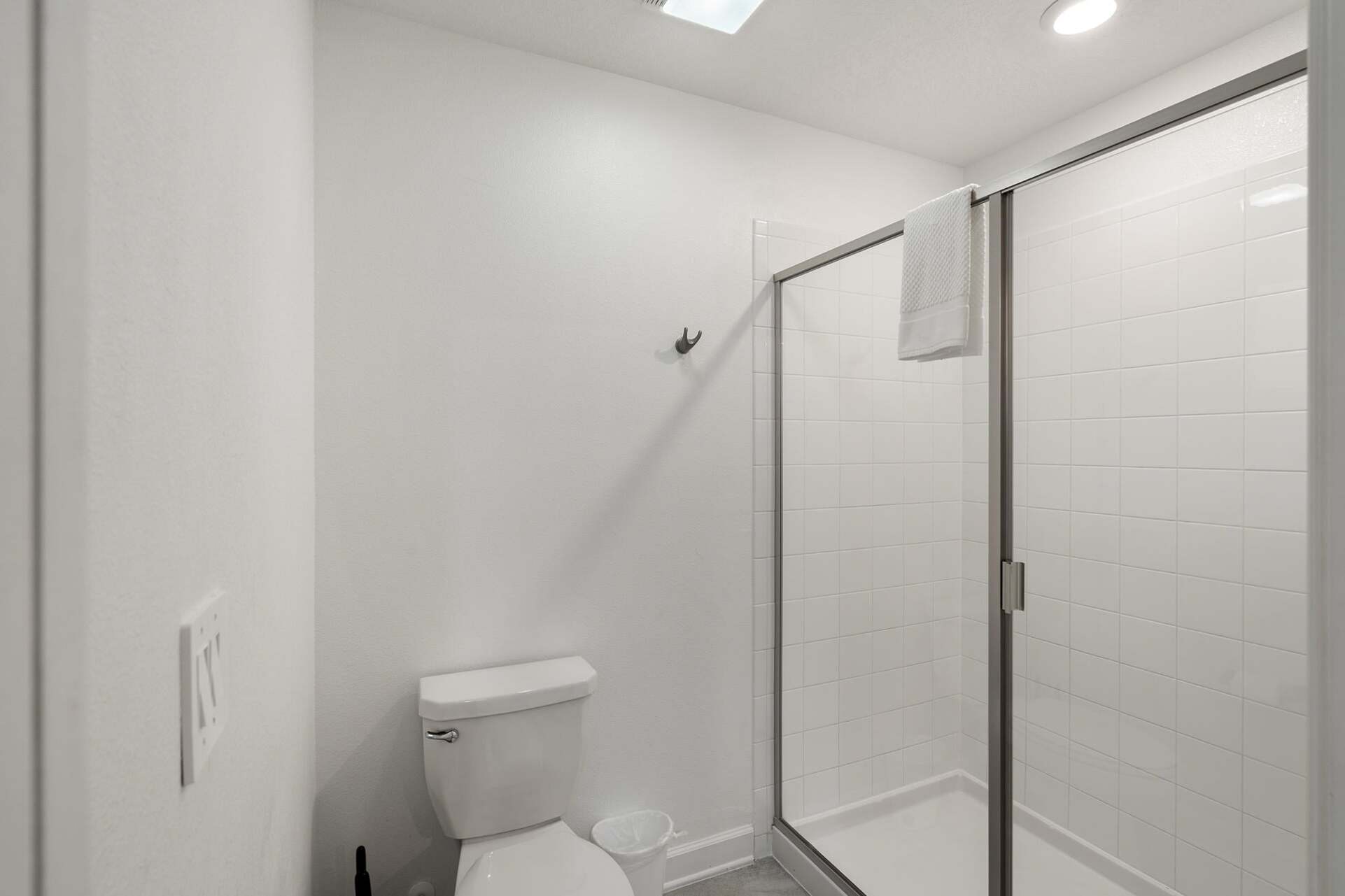 Jack N Jill Bathroom 4 Upstairs Shower