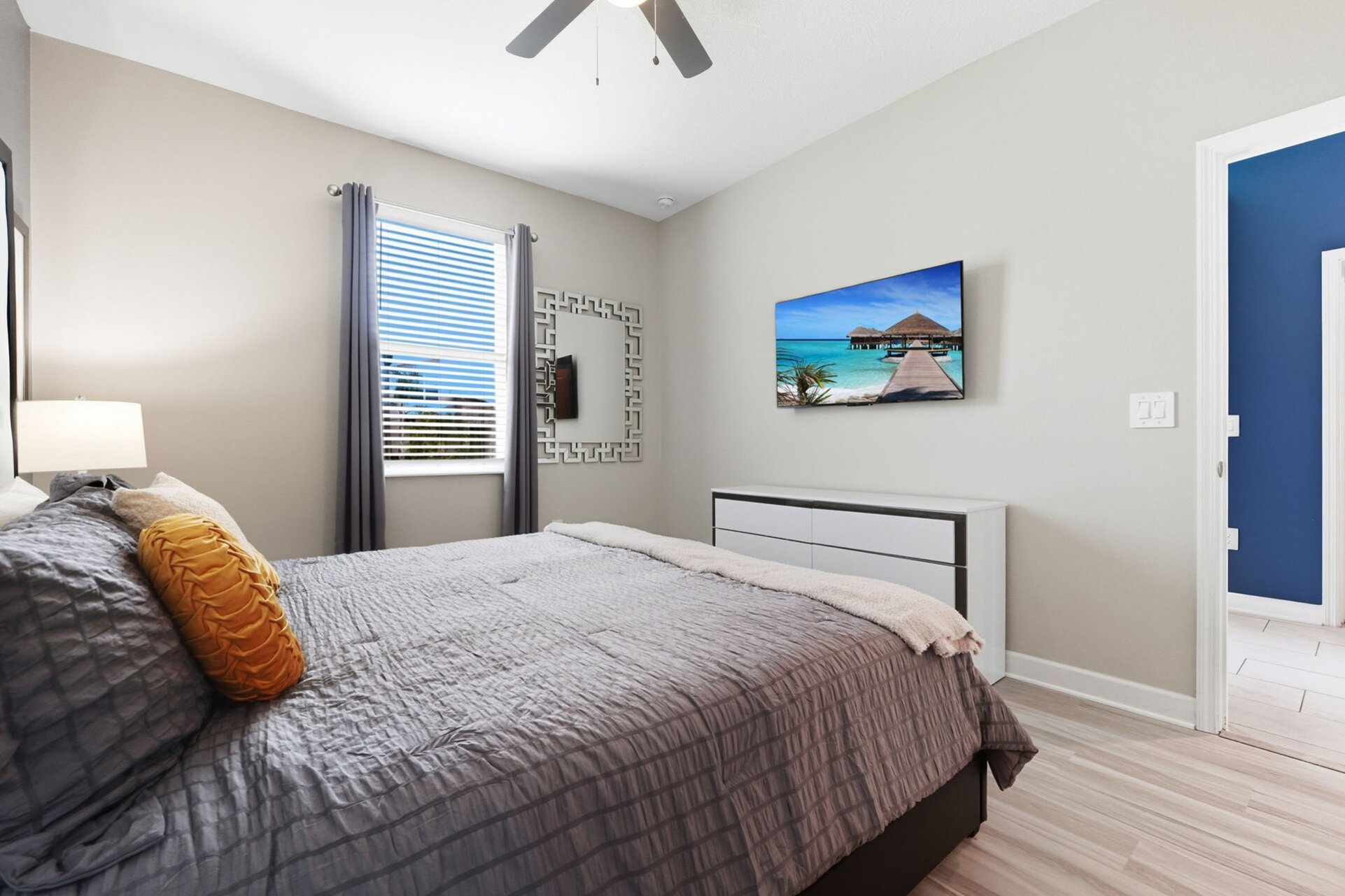Stunning 10 Bedroom Home in Davenport, 6705