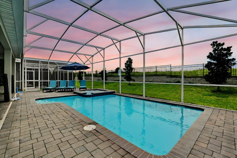 Stunning 10 Bedroom Home in Davenport, 6705