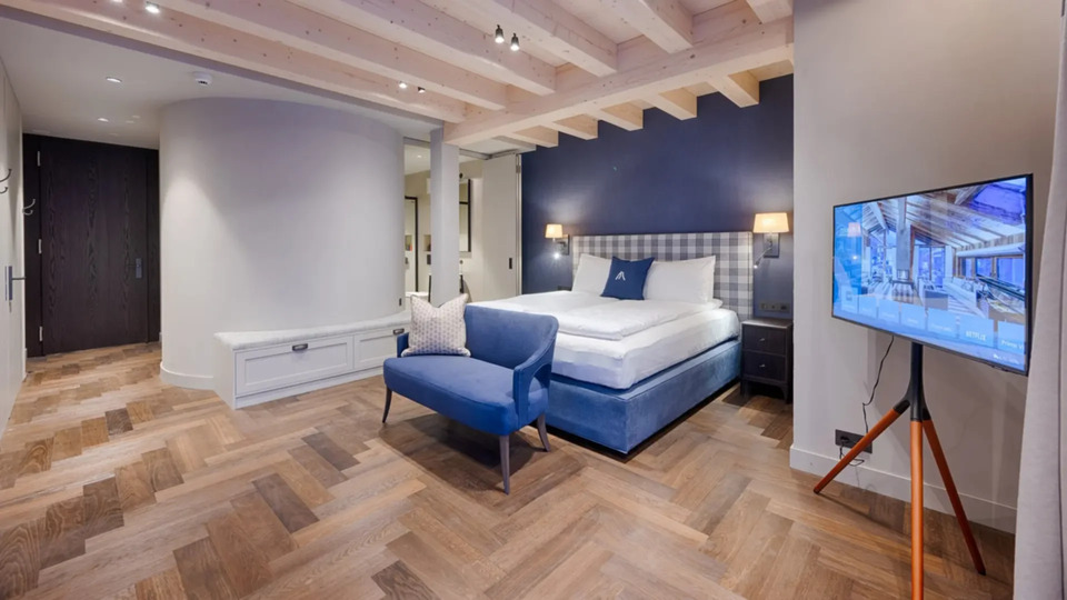 Luxury 1BR Chalet with Stunning Mountain Views